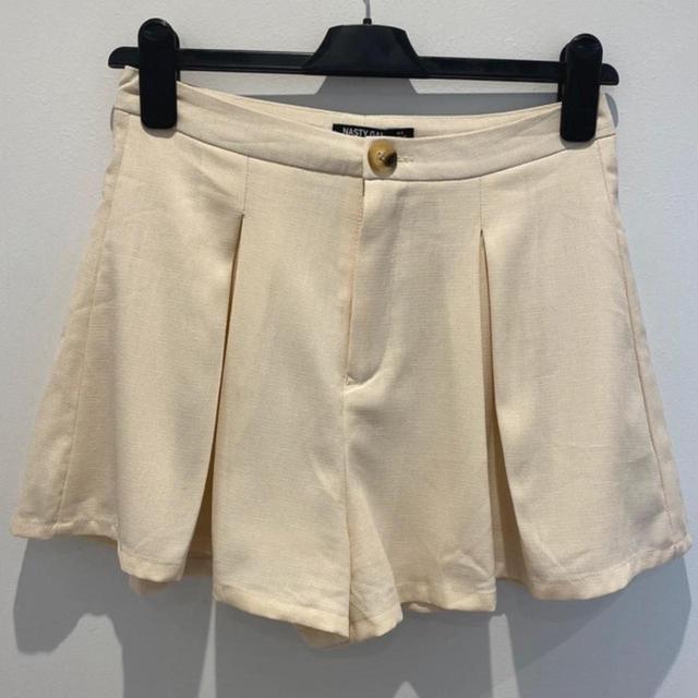 Nasty Gal Women's Shorts - Cream - UK 8 on Productcaster.