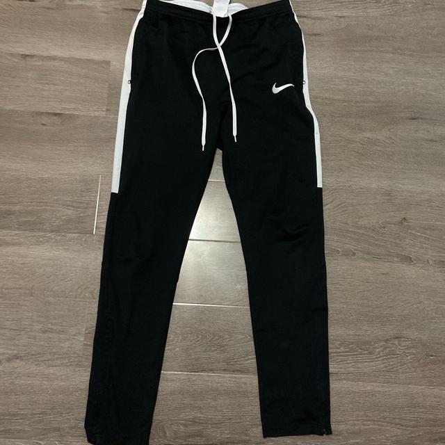 Nike Men's Sweatpants - Black - M on Productcaster.