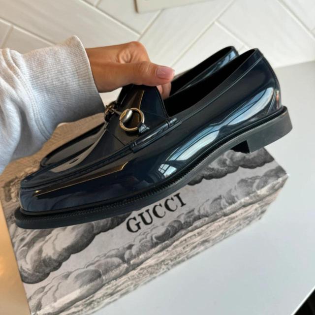 Gucci Men's Loafers - Navy - UK 7 on Productcaster.