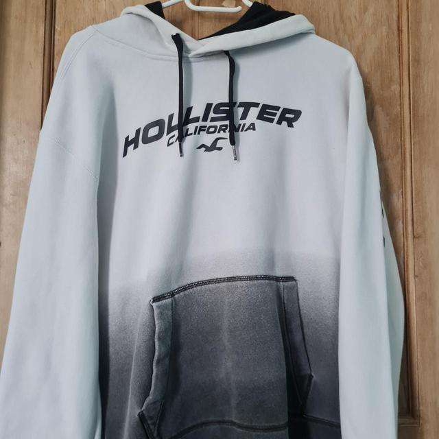 Hollister Co. Men's Hoodie - White - S on Productcaster.