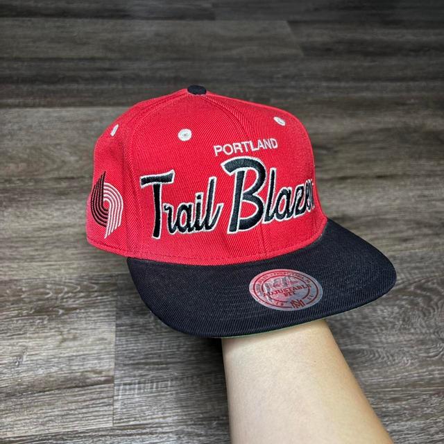 Mitchell & Ness Men's Casual Hat - Red/Black on Productcaster.