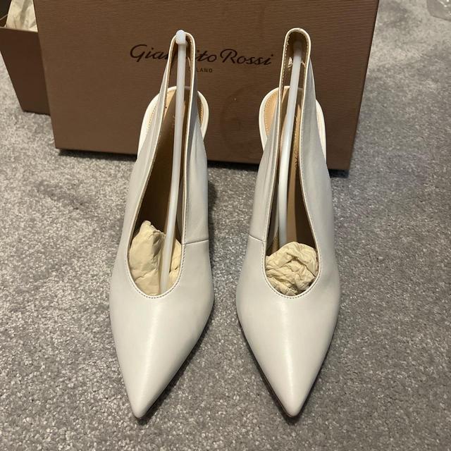 Gianvito Rossi Women's Courts - White - UK 6 on Productcaster.