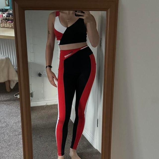 Gymshark Women's Crop top - Red/Black - 6 on Productcaster.