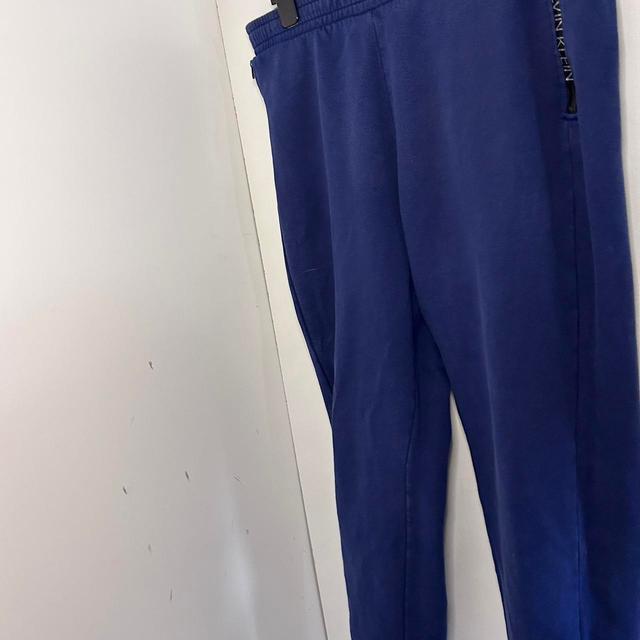 Calvin Klein Men's Sweatpants - Navy - L on Productcaster.