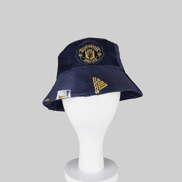 Adidas Men's Bucket hats - Navy/Gold on Productcaster.