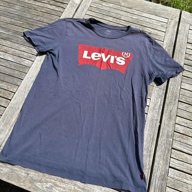 Levi's Men's T-shirt - Navy - M on Productcaster.