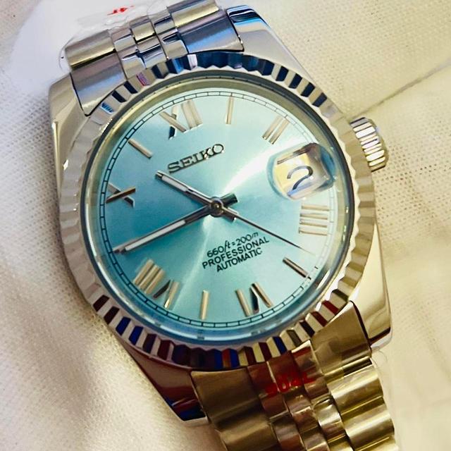 Seiko Men's Analogue Watch - Silver on Productcaster.