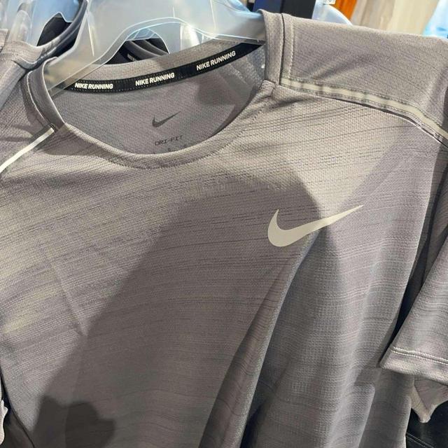 Nike Men's T-shirt - Grey - XL on Productcaster.