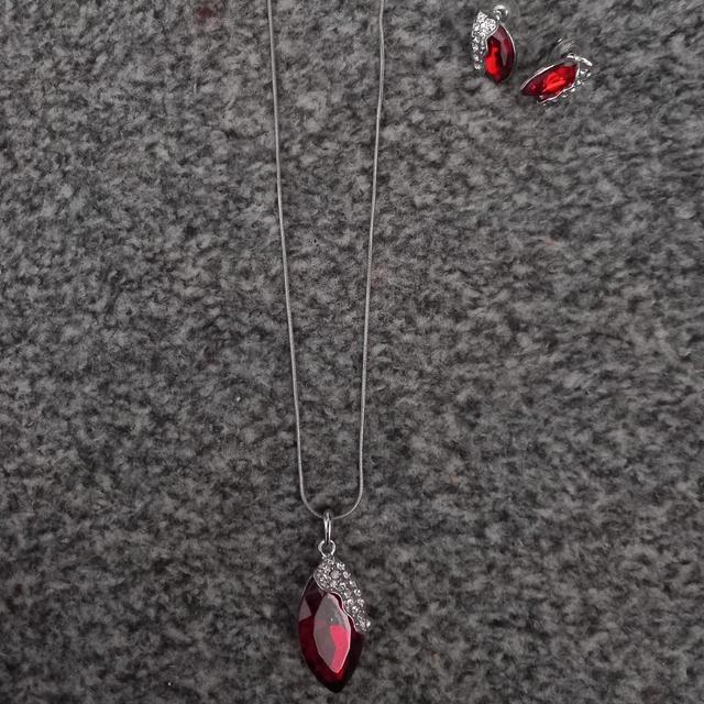 Vintage Women's Jewellery - Red/Silver on Productcaster.