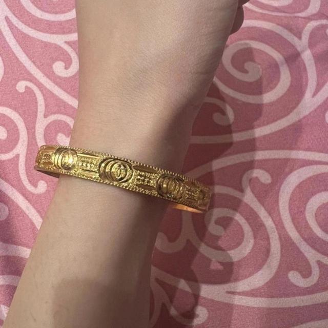 Vintage Women's Bracelet - Gold on Productcaster.