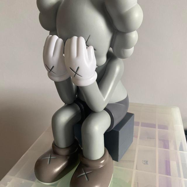 Kaws Action figure - Grey on Productcaster.