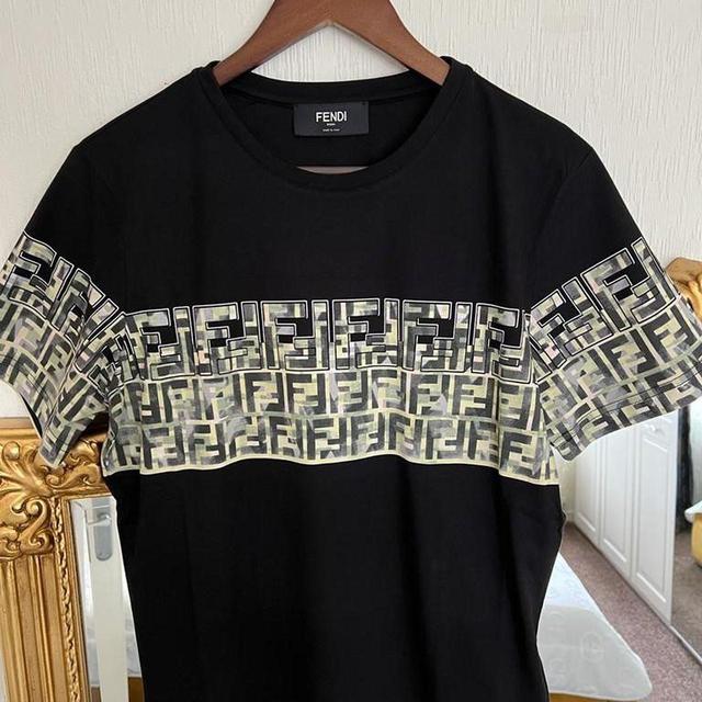 Fendi Men's T-shirt - Black - M on Productcaster.