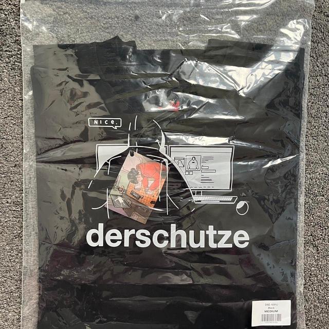 Derschutze Men's T-shirt - Black/Red - M on Productcaster.