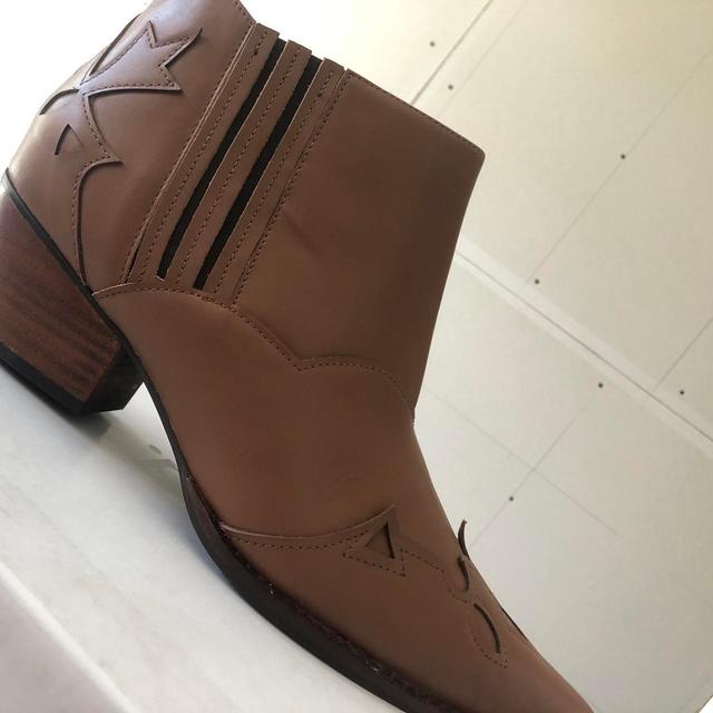 Women's Chelsea Boots - Brown - UK 8 on Productcaster.