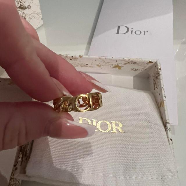 Dior Women's Ring - Gold on Productcaster.