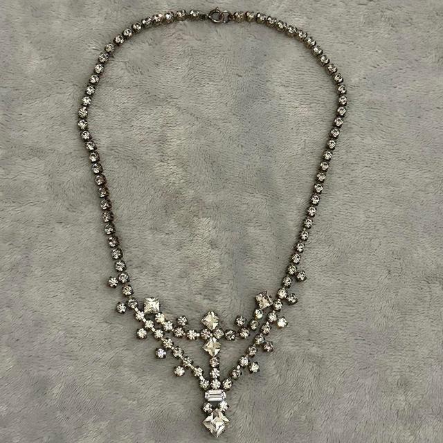 Preloved Women's Necklace - White/Silver on Productcaster.