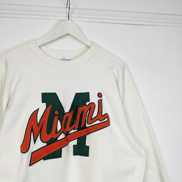 Champion Men's Sweatshirt - White - L on Productcaster.