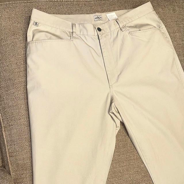 Calvin Klein Jeans Men's Straight leg Chino Trousers - Cream - 38" on Productcaster.