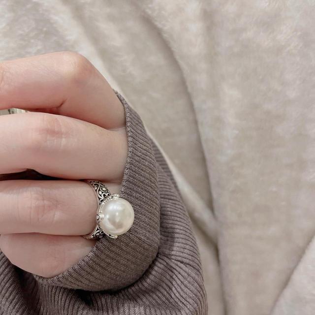 Women's Ring - Silver/Cream on Productcaster.