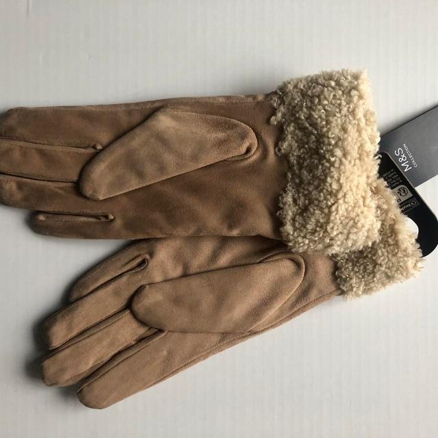 Marks & Spencer Women's Gloves - Tan on Productcaster.