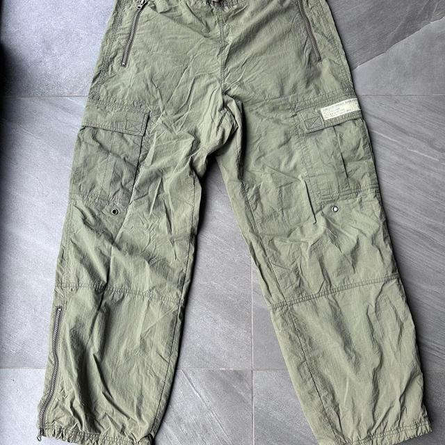 Abercrombie & Fitch Men's Wide leg Cargo Trousers - Green - S on Productcaster.