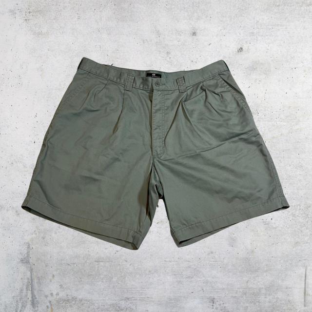 Marks & Spencer Men's Shorts - Grey/Green - 38" on Productcaster.