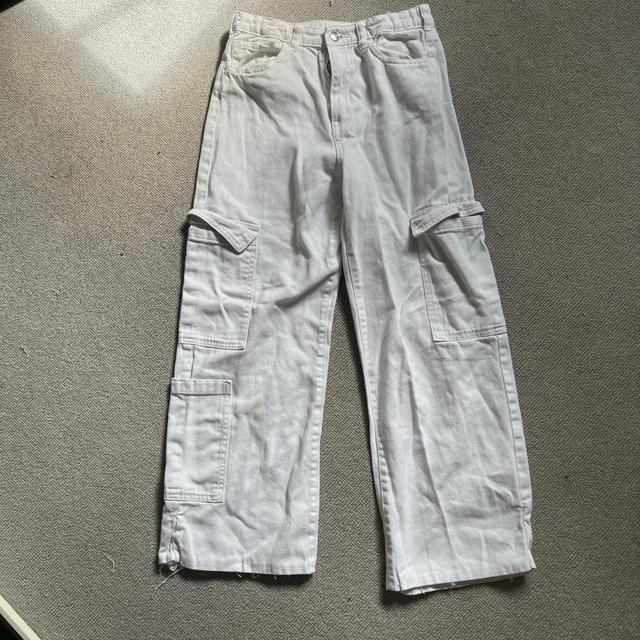 H&M Men's Cargo Trousers - White - M on Productcaster.