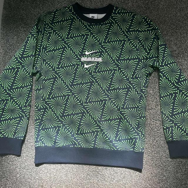 Nike Men's Jumper - Green - S on Productcaster.