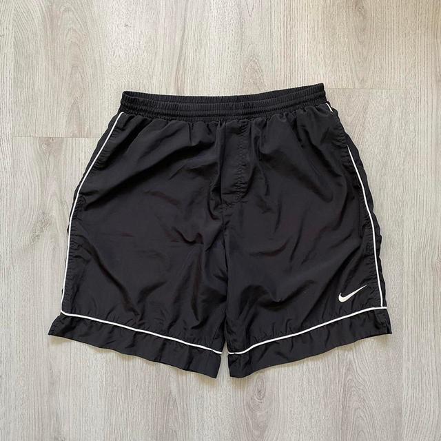 Nike Men's Shorts - Black - L on Productcaster.