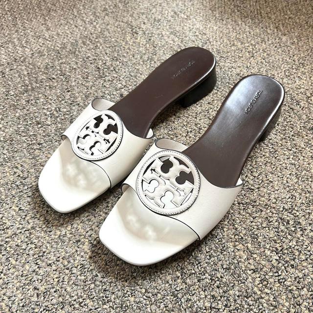 Tory Burch Women's Mules - White/Cream - UK 8 on Productcaster.