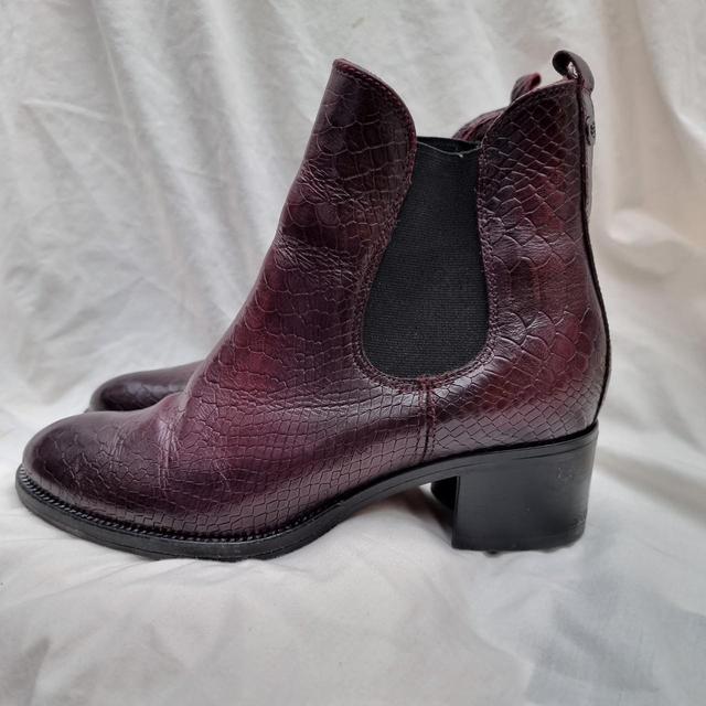 Moda in Pelle Women's Chelsea Boots - Burgundy - UK 6.5 on Productcaster.