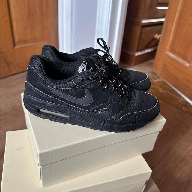 Nike Women's Trainers - Black - UK 4.5 on Productcaster.