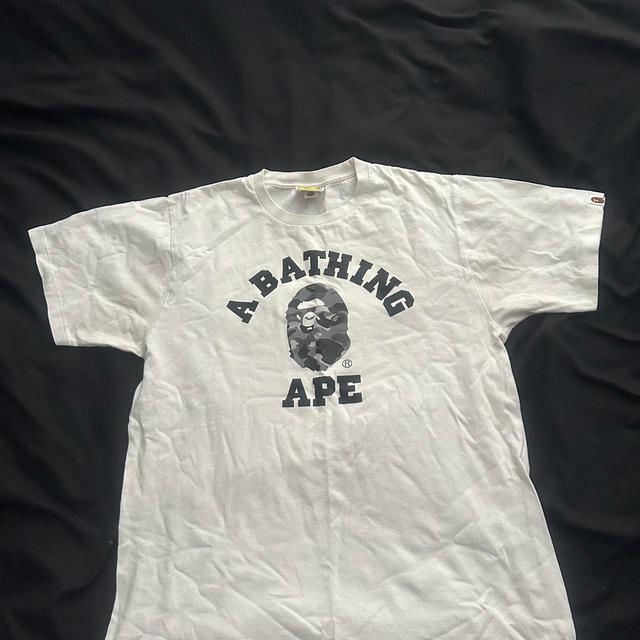 BAPE Men's T-shirt - White - M on Productcaster.