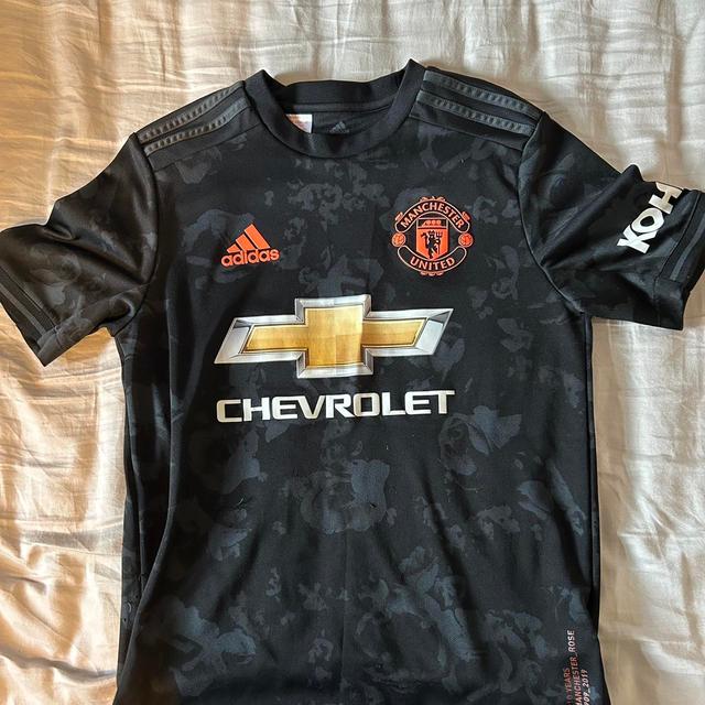 Adidas Kids' Shirt - Black/Red on Productcaster.