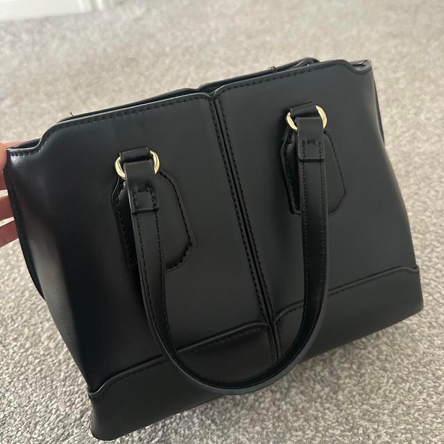 Zara Women's Crossbody bags - Black on Productcaster.