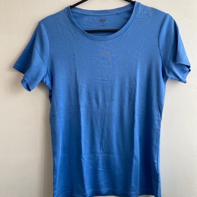 UNIQLO Women's T-shirt - Blue - L on Productcaster.