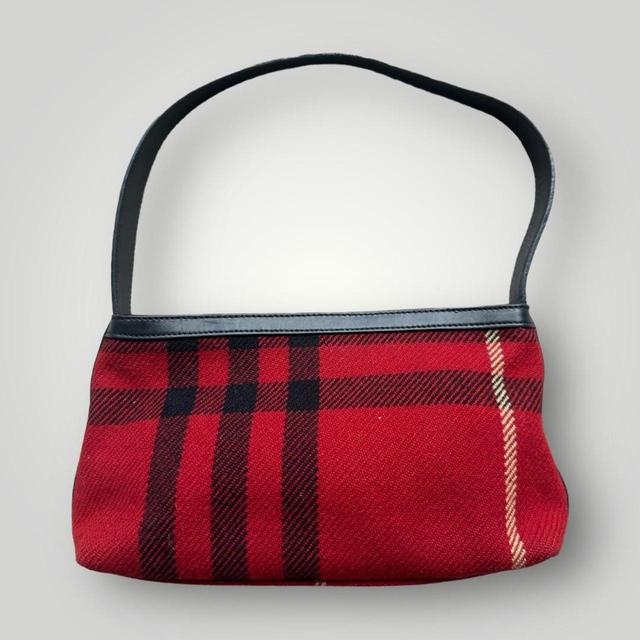 Burberry Women's Shoulder bags - Red/Black on Productcaster.