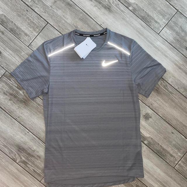 Nike Men's T-shirt - Grey - S on Productcaster.