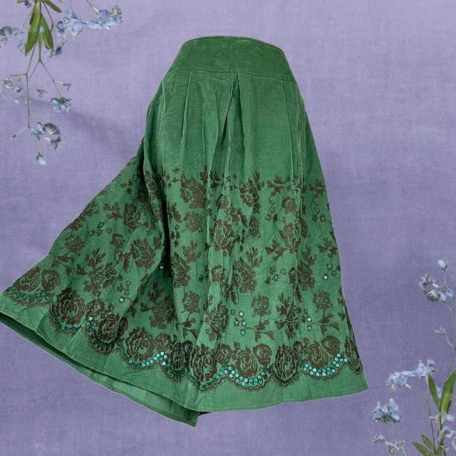 Marks & Spencer Women's Midi Skirt - Green - UK 14 on Productcaster.