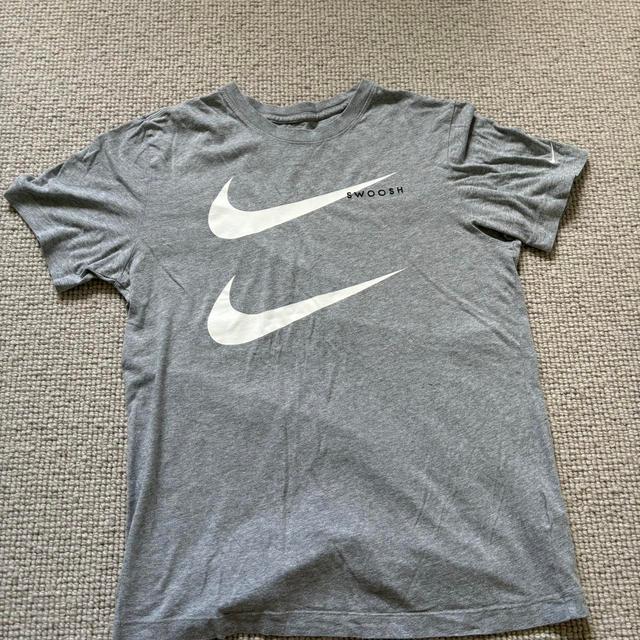 Nike Men's T-shirt - Grey - M on Productcaster.