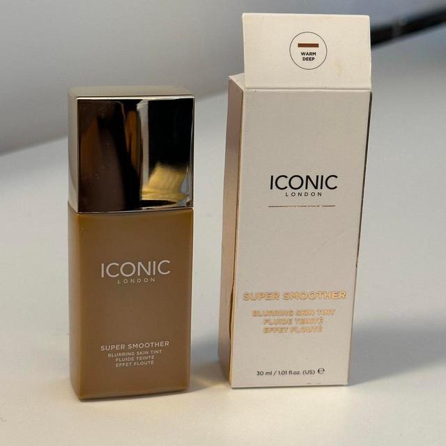 Iconic London Makeup - Tan/Gold on Productcaster.