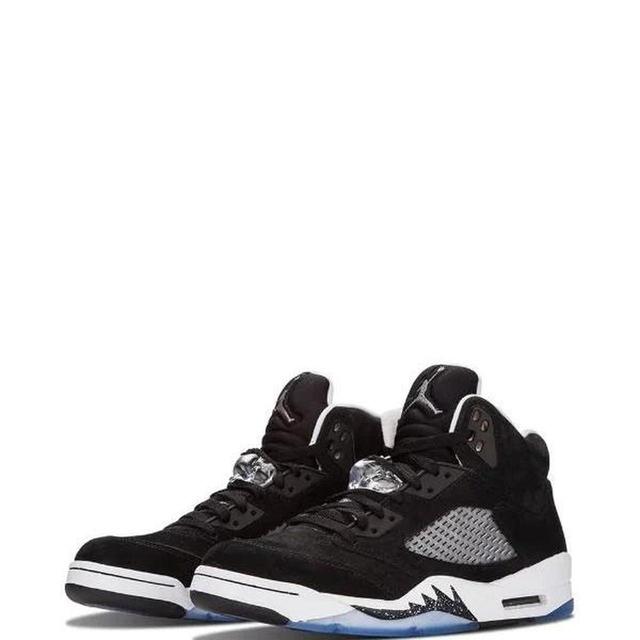 Jordan Men's Trainers - Black/White - UK 7 on Productcaster.