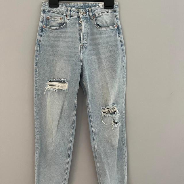 H&M Women's Jeans - Blue - 38" on Productcaster.