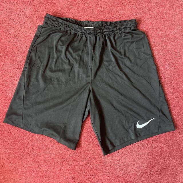 Nike Women's Shorts - Black - M on Productcaster.