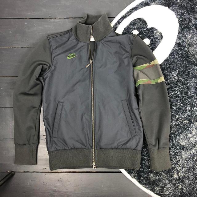 Nike Men's Lightweight Jacket - Black - S on Productcaster.