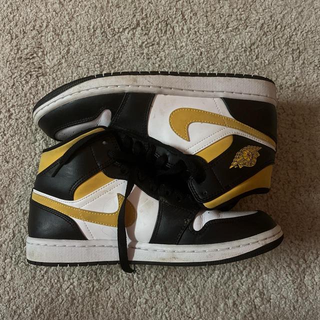 Jordan Kids' Trainers - Yellow on Productcaster.