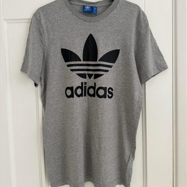 Adidas Originals Men's T-shirt - Grey - M on Productcaster.