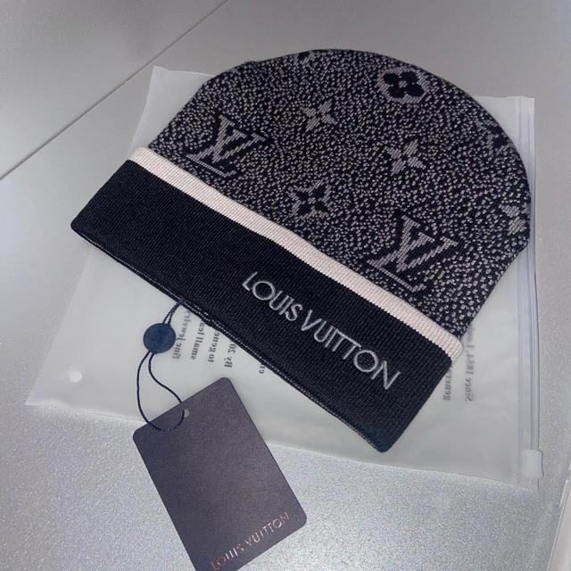 Louis Vuitton Men's Beanies - White/Black on Productcaster.