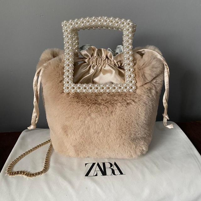 Zara Women's Tote bags - Cream on Productcaster.