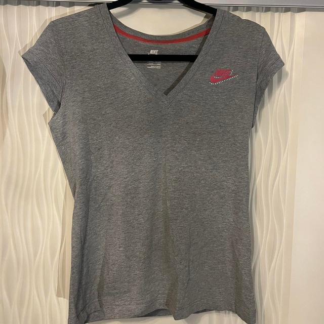 Nike Women's T-shirt - Grey - L on Productcaster.